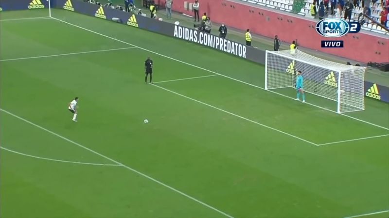 Đá penalty là tình huống đối đầu trực tiếp giữa cầu thủ và thủ môn