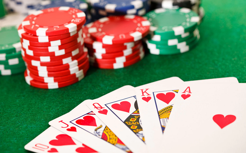 Tìm Hiểu Về Luật Chơi Poker: Thứ Hạng Tay Bài Và Cách So Bài Chuẩn Xác