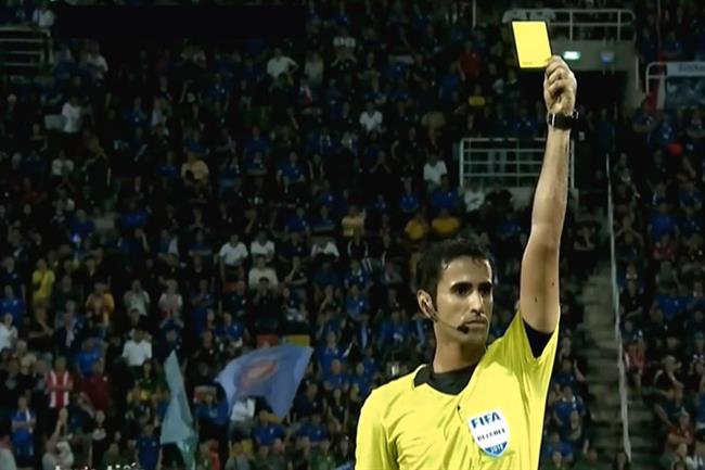 Luật Thẻ Vàng Trong Bóng Đá: Quy Định Và Ý Nghĩa Quan Trọng