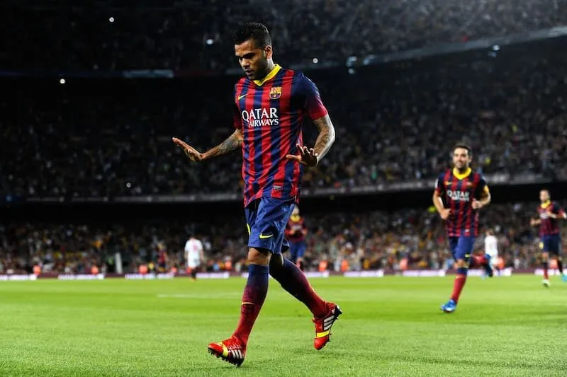 Dani Alves và vai trò RWB