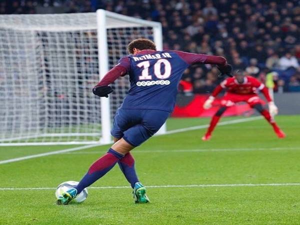 Rabona là gì? Hướng dẫn chi tiết cách thực hiện cú đá