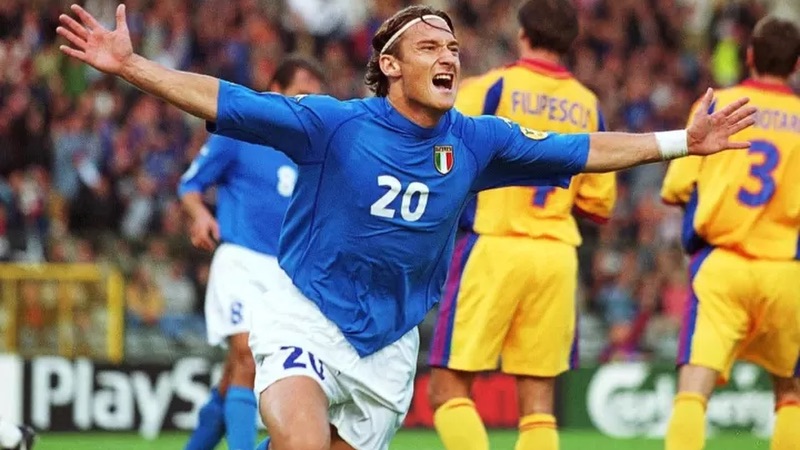 Francesco Totti cùng đội tuyển Ý