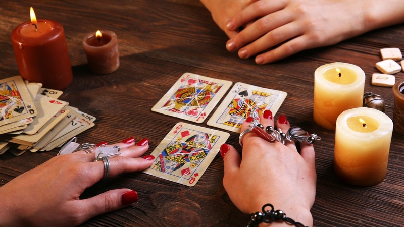 Tìm hiểu về bói bài tây, lịch sử và ý nghĩa các lá bài trong bộ bài 52 lá thông dụng nhất