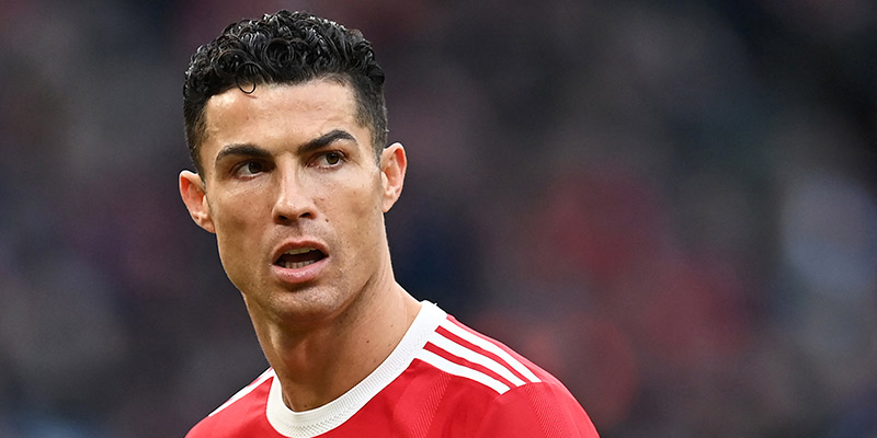 Cristiano Ronaldo huyền thoại bóng đá Bồ Đào Nha