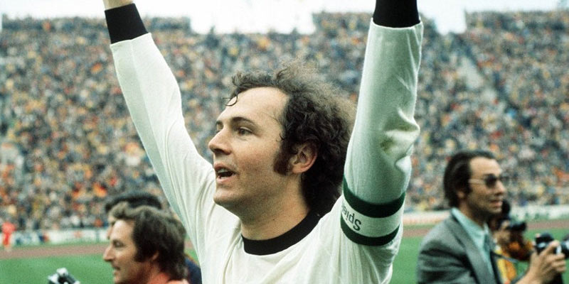 Franz Beckenbauer huyền thoại bóng đá Đức